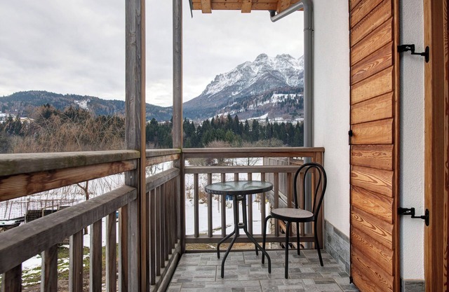 Zimmer 'Viola' mit Bergblick, Gemeinschaftsterrasse und Wi-Fi