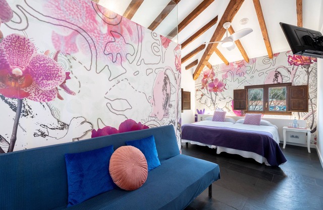 Room 'Violeta' with Mountain View, Wi-Fi and Air Conditioning