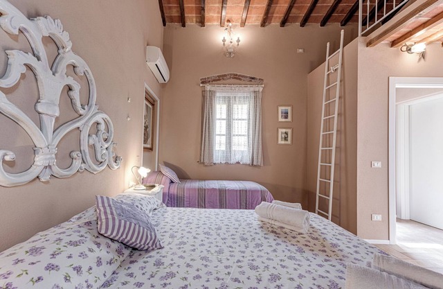 Room 'White' with Shared Garden, Wi-Fi and Air Conditioning