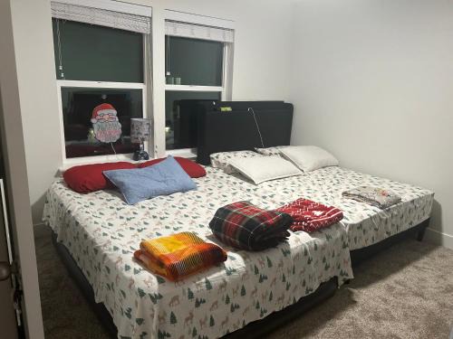 Room with 1 Full bed In Eagle Mountain with Pool & Fitness Center