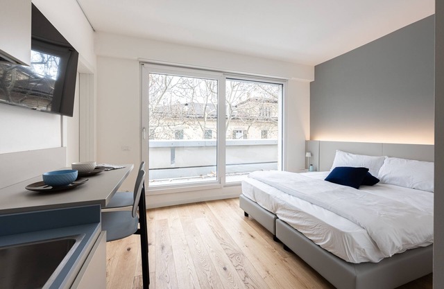 Zweibettzimmer-Ensuite Dusche-Komfort-Strassenblick