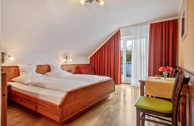 Zimmer 'Zimmer 1' mit Seeblick, Balkon und Wi-Fi