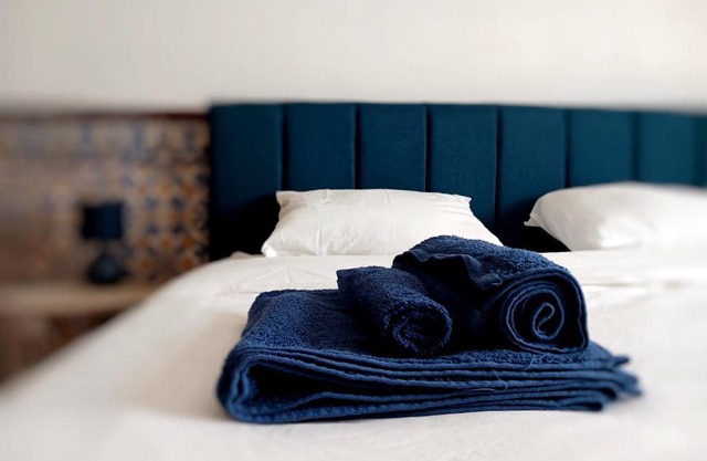 Rooms 10 mins walk from train station!