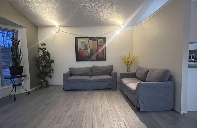 Rooms for Rent Clareview Close to Costco and Superstore,Walmart Londonderry Mall