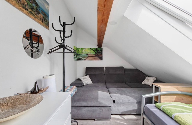Zimmer 'Ruhige Zimmer In Wg' mit privatem Garten, Balkon und WLAN