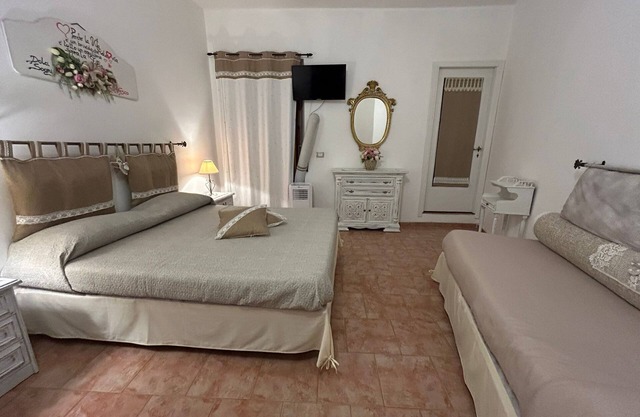 Rooms with private bathroom tv and air conditioning