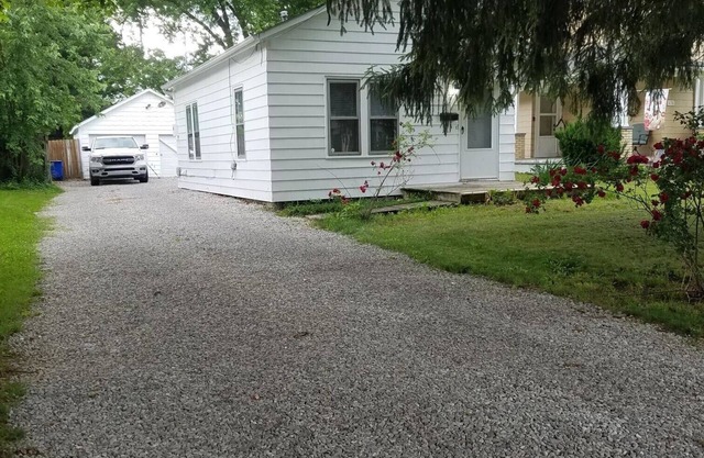 Roomy 1 Bdrm House-Hi-Speed Internet-Great for Cple/Sml Family-Easy to Get About