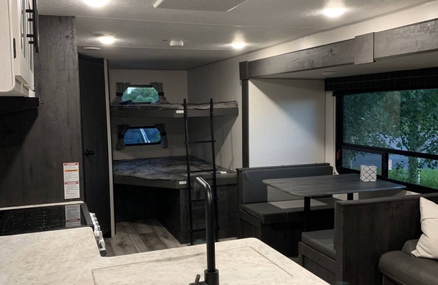Roomy camper in quiet neighborhood!