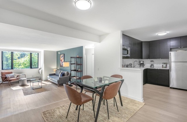 Roomy Gold Coast 1BR w/ Walk-up, near L & Mariano Park, by Blueground