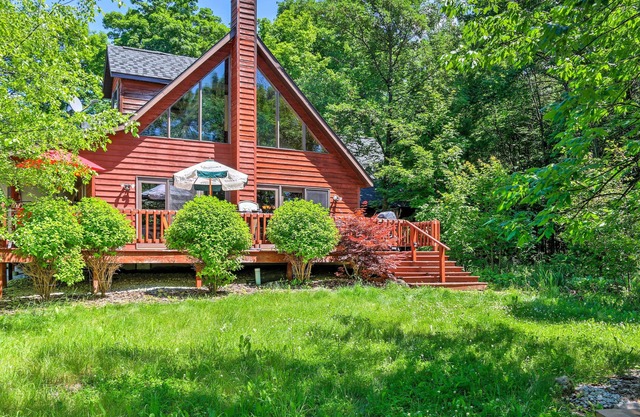 Egg Harbor Home w / Deck auf 2 Hektar - 12 Minuten zum See