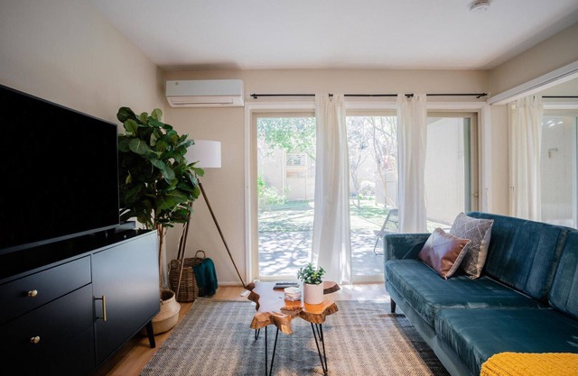 Roomy Palo Alto 1BR w/ Parking, nr Tech Companies, by Blueground