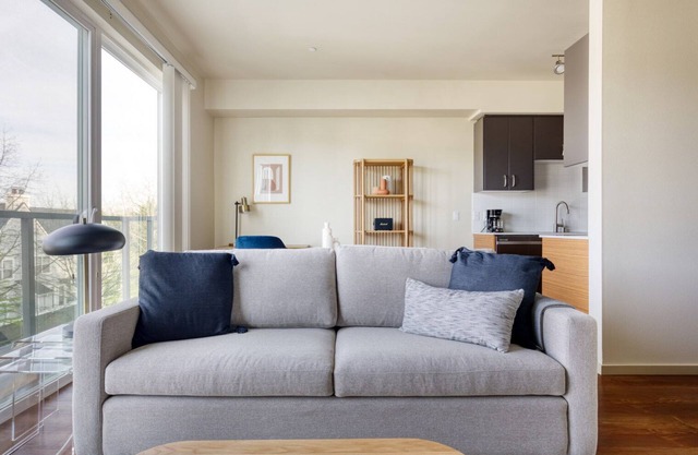 Roomy Redmond 1BR w/ Gym, W/D & Courtyard, near buses, by Blueground