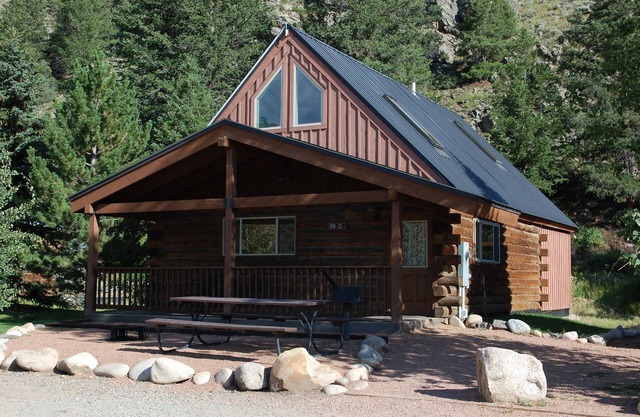 Schöne Berghütte in Three Rivers Resort