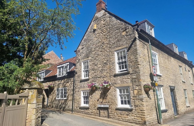 RORTY CRANKLE, pet friendly, with open fire in Thornton Dale