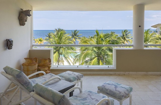 Rosa del Sol, Beachfront PH with astonish view