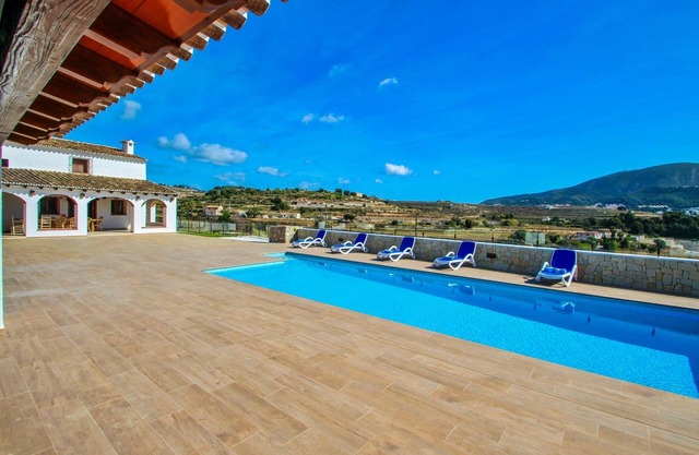 Rosalia - Ferienhaus mit Panoramablick und privatem Pool in Teluda