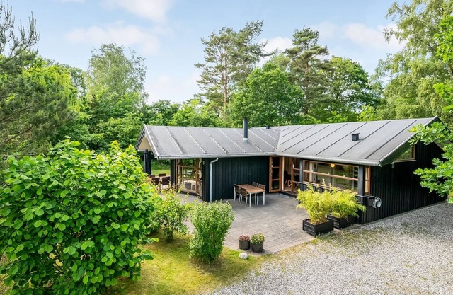"Rosaline" - 500m from the sea by Interhome