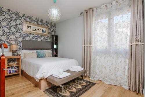 Rosana by cardi suites
