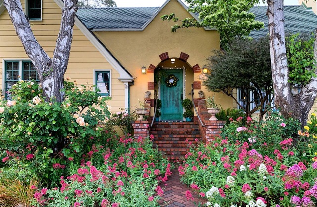 Rose Court Cottage Garden Studio in der Nähe von H. S.U. & Arcata Plaza