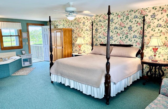 Rose Farm Inn