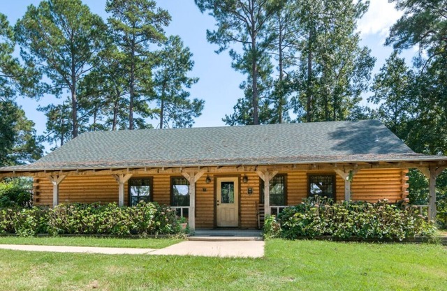 Rose Hall at Tall Timbers Retreat! Seats 75.