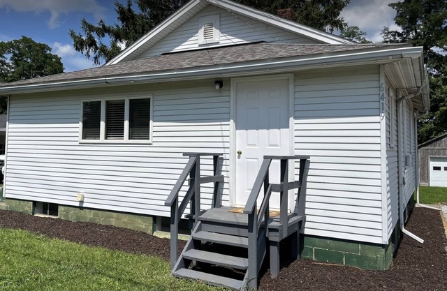 Rosko Ridge Cottage located minutes from GOTL and wineries