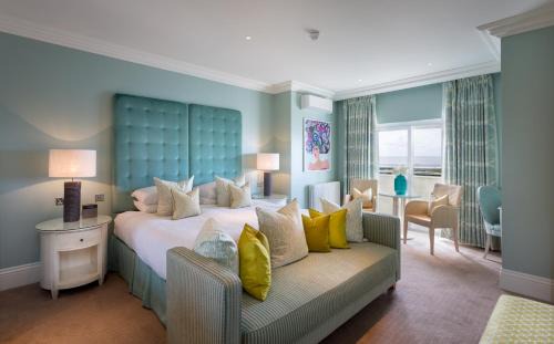 Roslin Beach Hotel