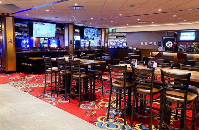 Rosslyn Inn and Suites