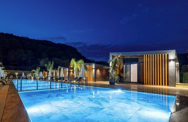 Rota Kilidonia Karaöz Suites&Villas