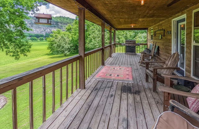 Round Bottom View Cabin