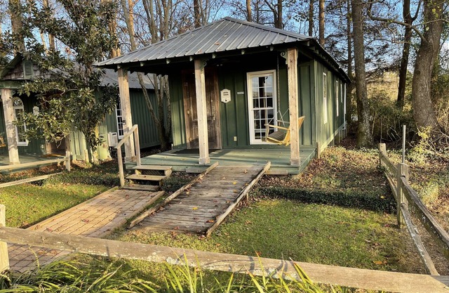 Row Cottages Redbud Cottage