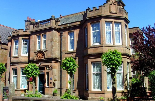 Rowanbank House