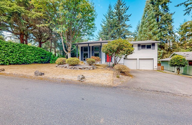 Rowandale | Serene house in University Place - short walk away from Puget Sound