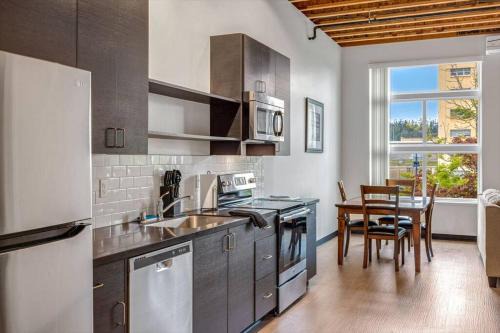 Roxy Condo #203