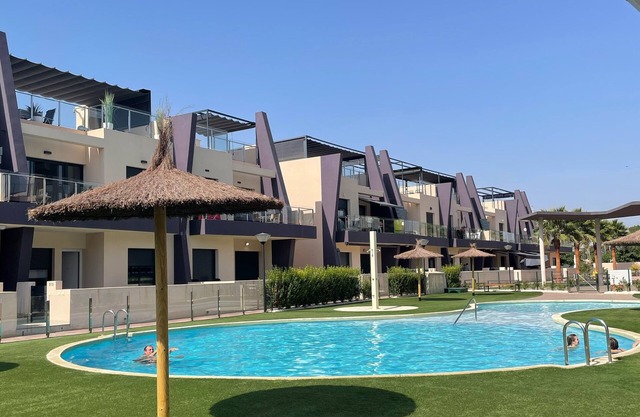 Royal Beach 607