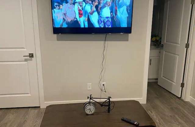Royale - Brand New & Cozy 1BR Basement @ Rosewood.