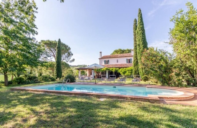 RR House Holiday House - Villa mit Pool und Garten von 80.000 Quadratmetern