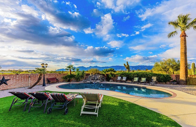 RR Resort life Tucson Views Pool & Spa Saguaro National Park Entire Home