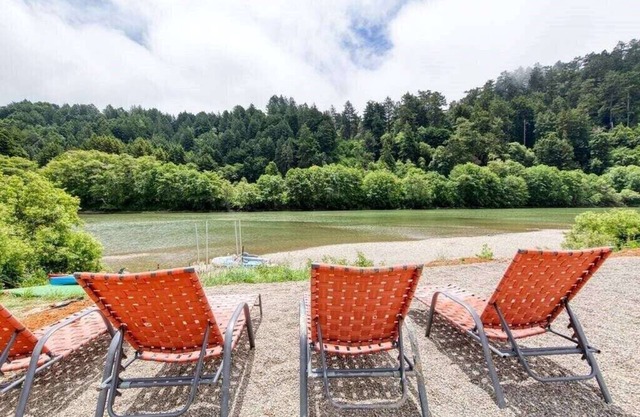 RR Yacht Club: Privatstrand + Whirlpools + Spaß im Freien!