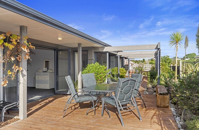Ruakaka River Retreat - Ruakaka Holiday Home