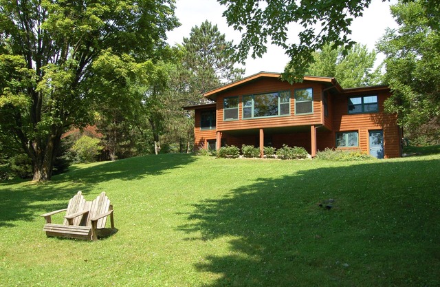 Ruffed Grouse Lodge auf Wilson Lake