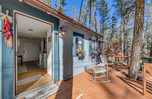 Gemütliche Ruidoso-Kabine mit Decks - 1 Meile in die Innenstadt!
