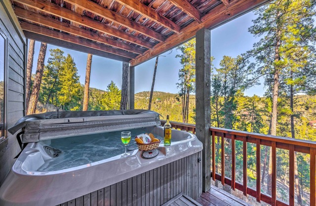 "Alpine Air Cabin" in Ruidoso w / Amazing Mtn Views!