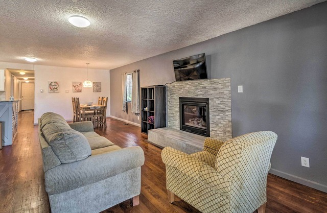 Ruidoso Cabin - Walk to Midtown Dining & Shops!
