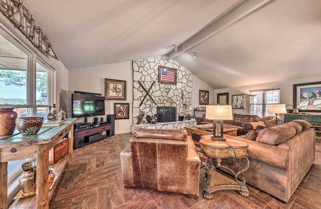 Ruidoso Getaway w/ Deck, Golf Course Views!