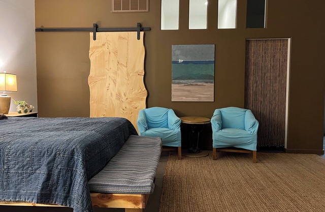 Studio Apt. in the Ruidoso Valley, WiFi, AC, night sky views @WoodSwan wkshop