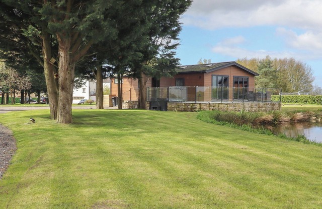 RUPERTS RETREAT, family friendly, with hot tub in Garstang