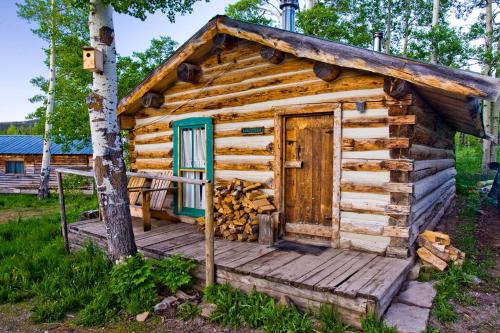 Rural Cabin Rental in Secluded Mountain Area in North Central Colorado