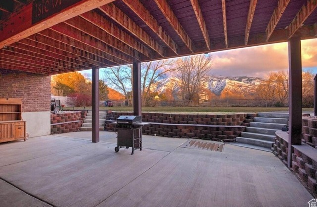 Riverside Getaway 4-bedroom Basement Unit in Quiet Uintah