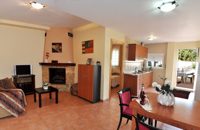 Ländliches Gitejar-Apartment mit Kamin, in der Nähe der Sierra Nevada.